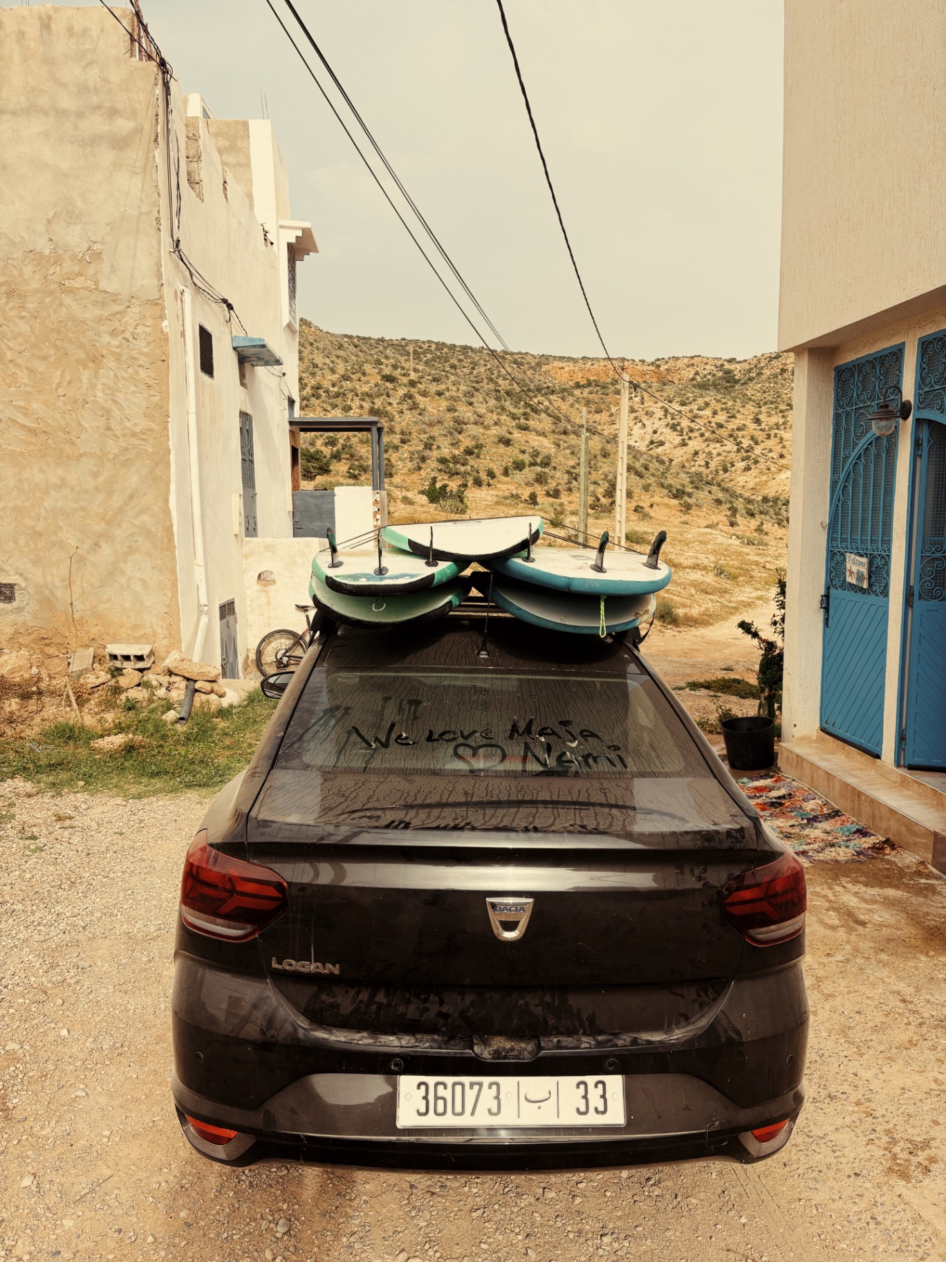 Surfboards on the car — we love Maja & Nami